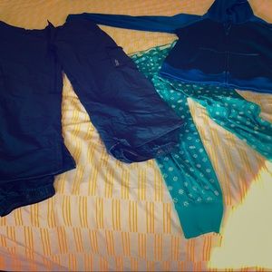 Burton snowboard pants, hoodie & 686 base layer, L